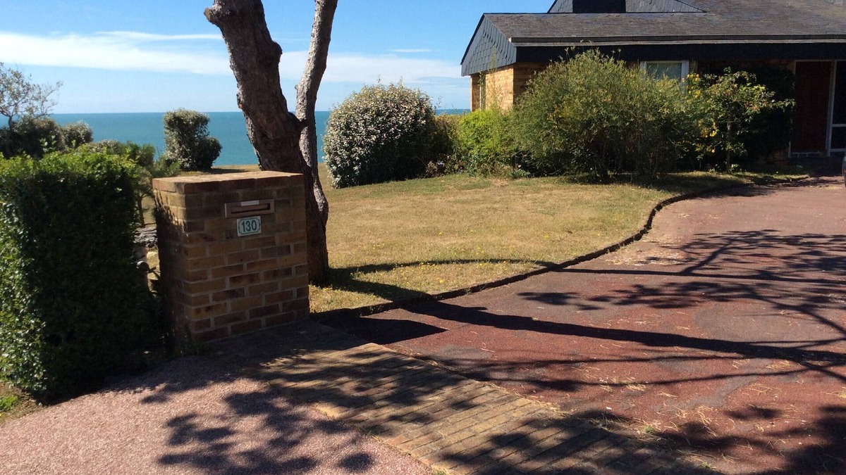 Pourville-sur-Mer House | Green Beach