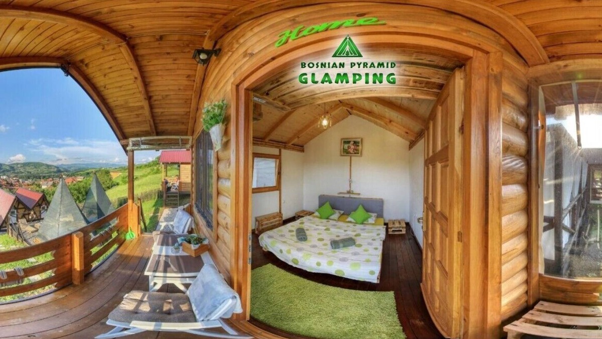 Visoko House | Green bungalow Bosnian pyramid glamping