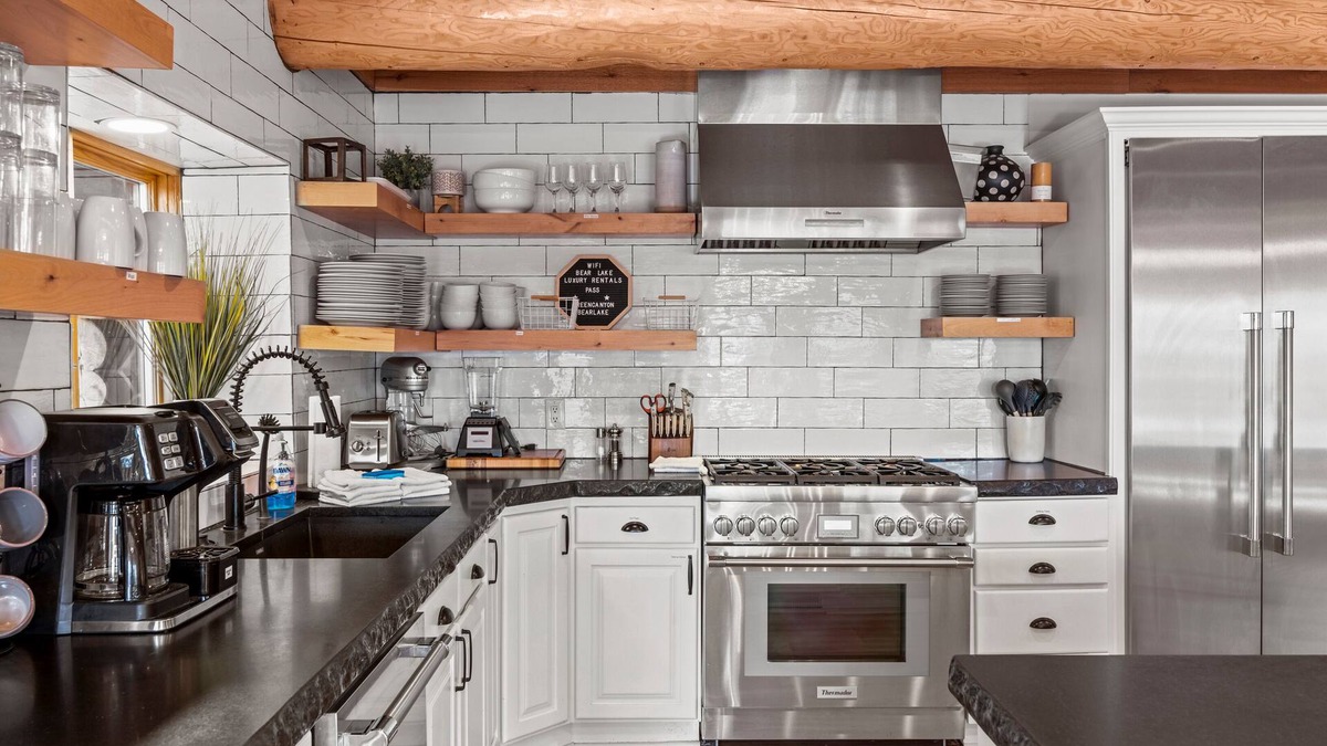 St. Charles Cabin | Green Canyon Chalet (Sleeps 40) by Bear Lake Luxury Rentals