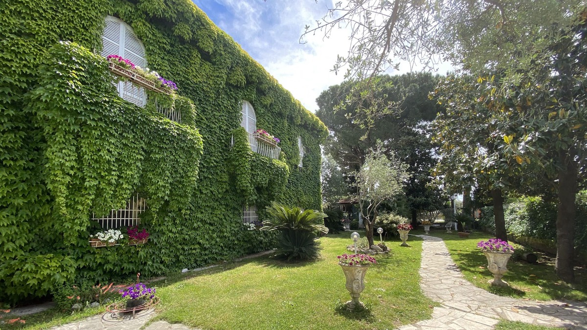 Battipaglia Apartment | Green Countryside Apartment