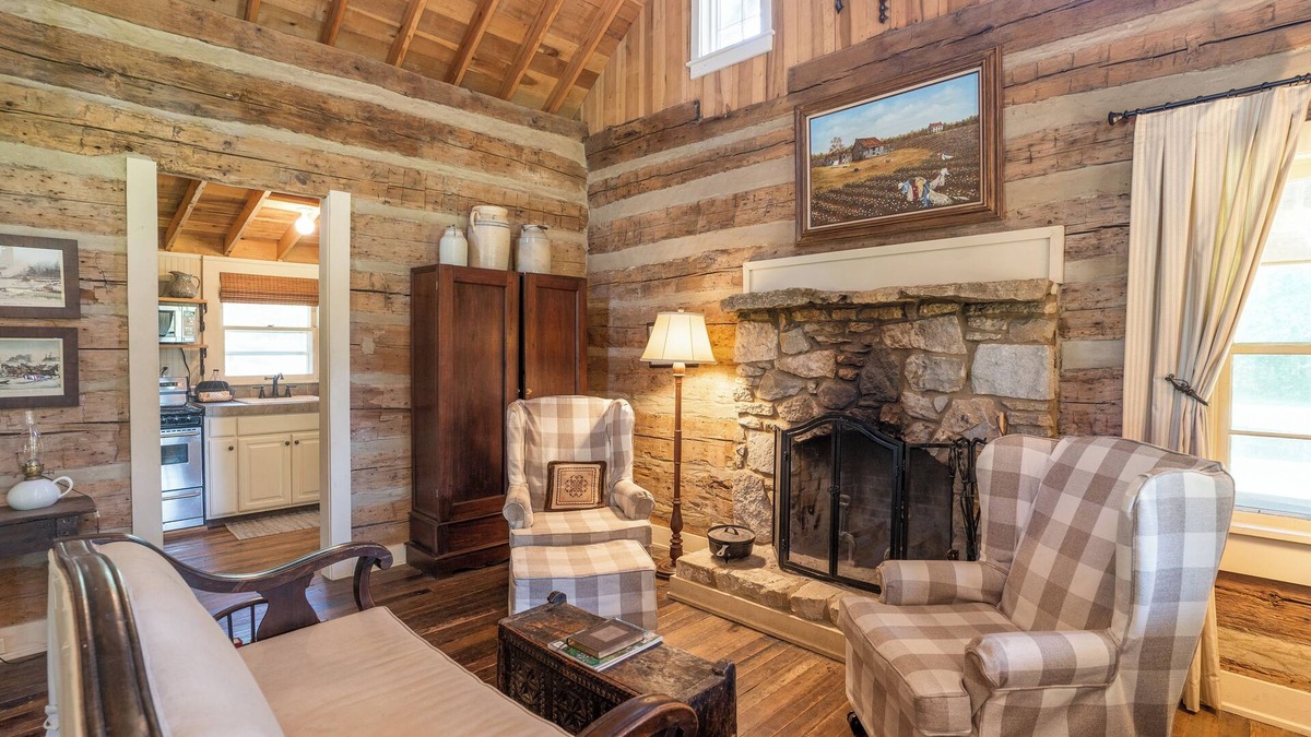 Bells Bed & Breakfast | Green Frog Farm Cabins