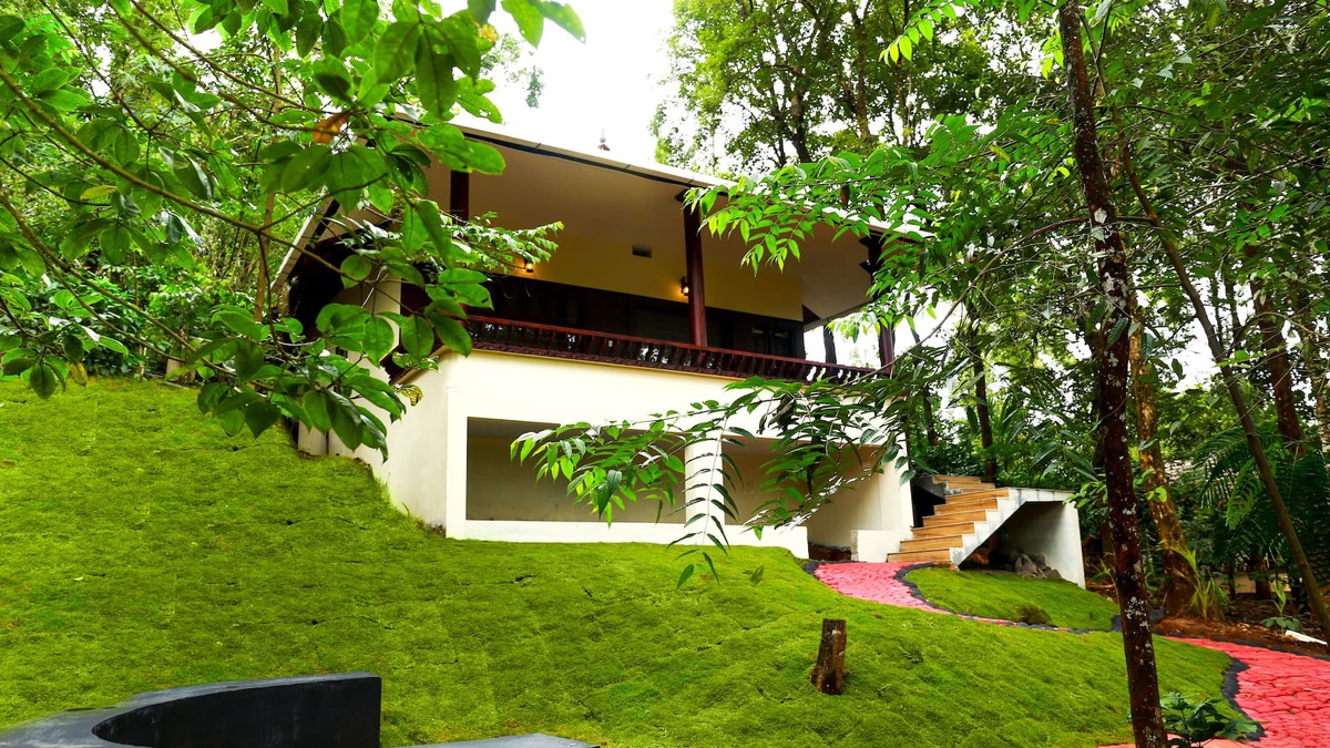 Vayittiri Villa | Green Garden Lotus Villa (Double Bed Room Villa)