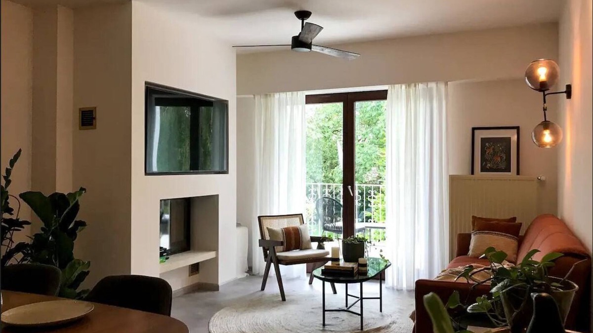 Strassen Bed & Breakfast | Green Haven - Mid-century Modern Homestay in Luxembourg