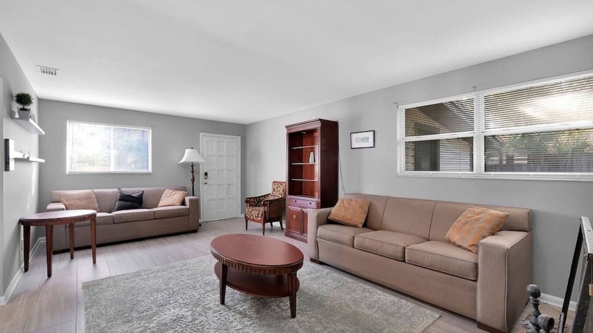 Hyde Park House | ~Green Hill Hideaway Sleeps 12 15Mins to Stadium~