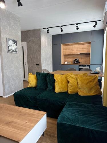 Ternopil Apartment | Green Home