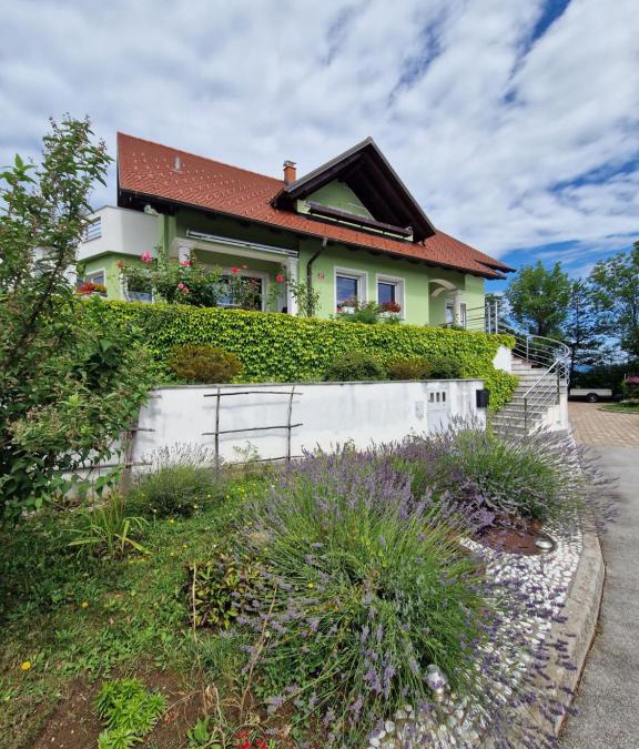 Pivka Apartment | Green House Apartment