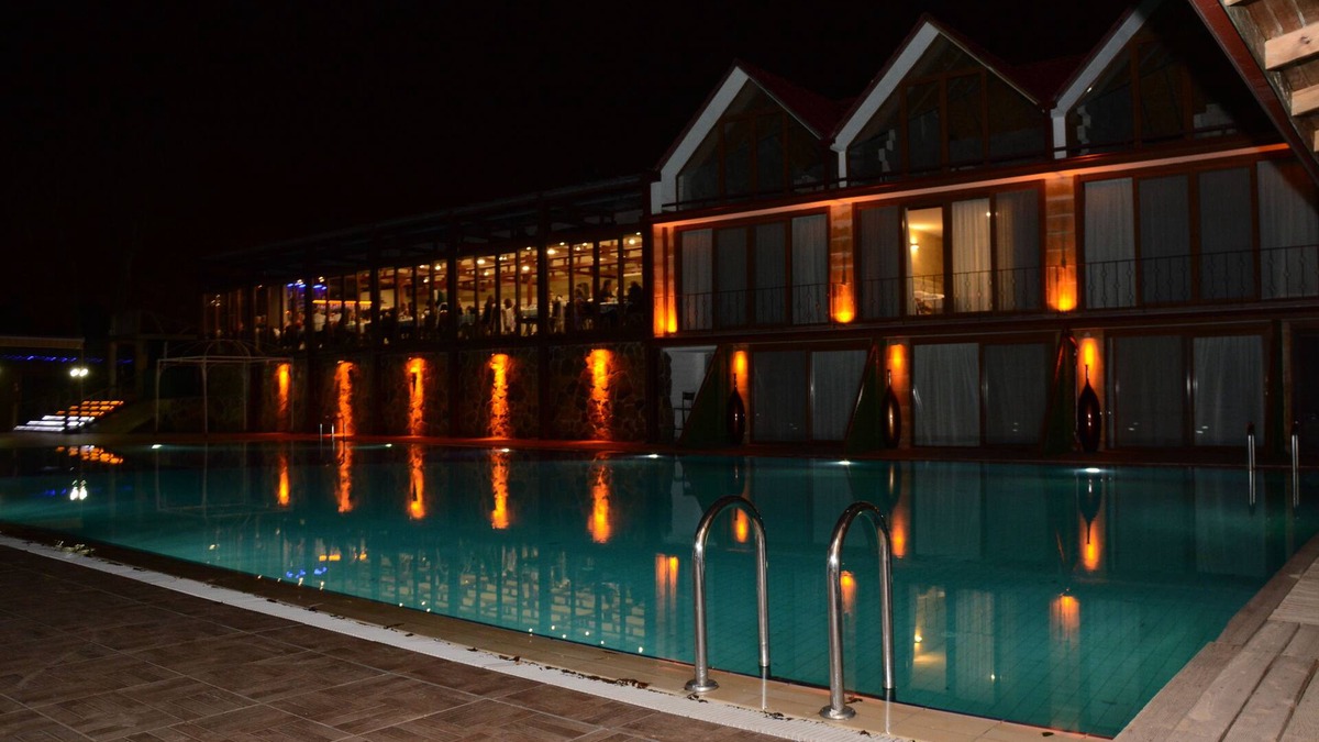 Cumhuriyet Mahallesi Hotel | Green House Garden Park
