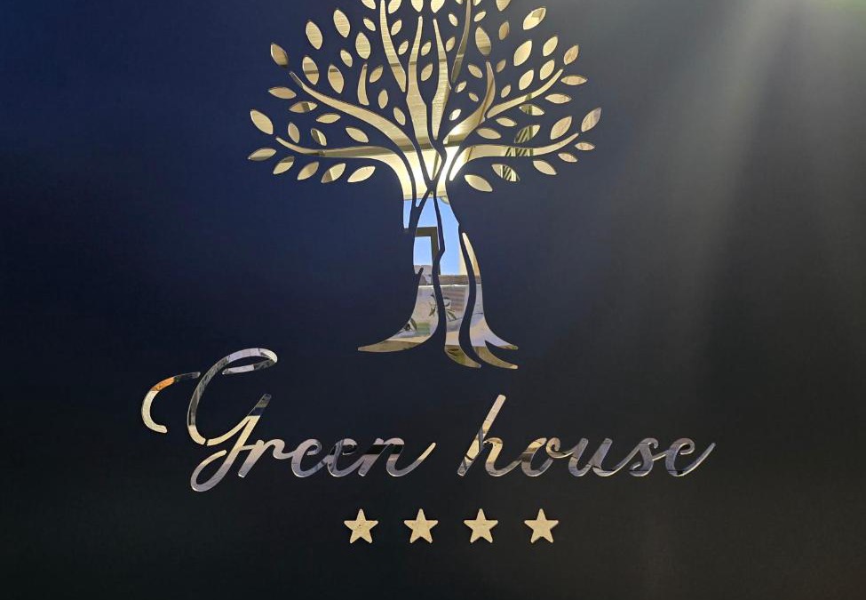 Marina Ski Chalet | Green house