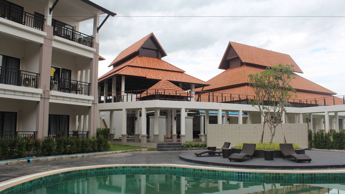 Chang Phueak Hotel | Green Lake Resort