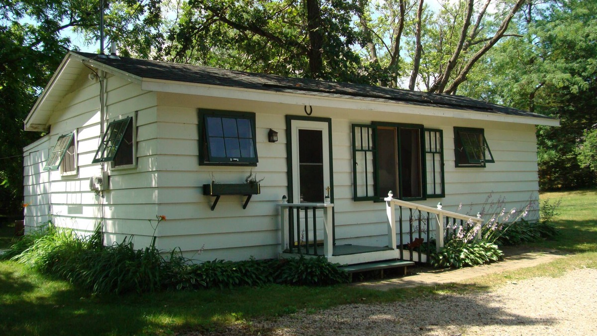Markesan Cottage | Green Lake, WI. Little House. Handsome Private Vacation Cottage