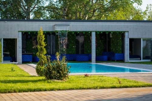 Domnesti Villa | Green Mansion