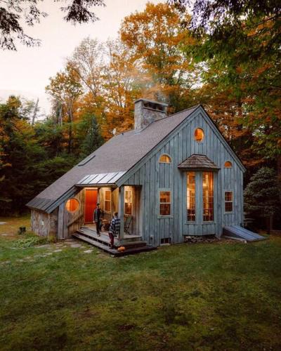 South Londonderry House | Green Mountain base camp for year-round adventure!