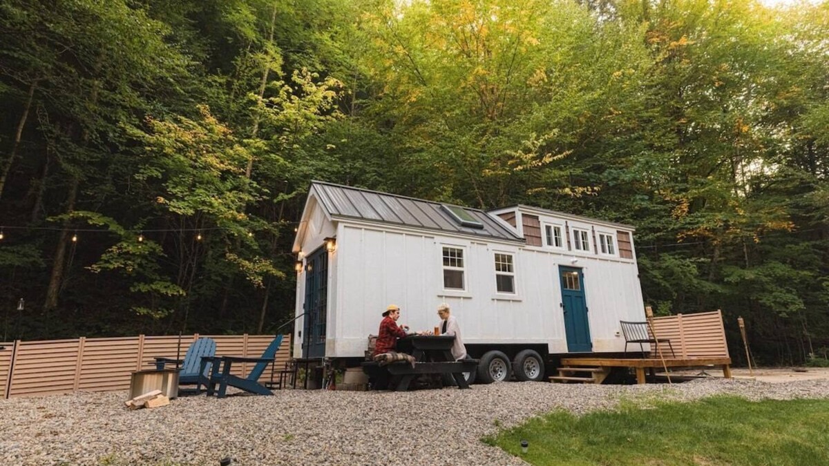 Jamaica Apartment | Green Mountain Tiny House: a mountainside retreat
