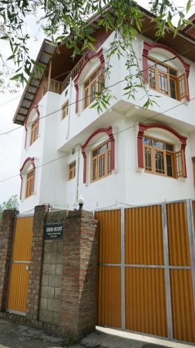 Srinagar House | Green Resort