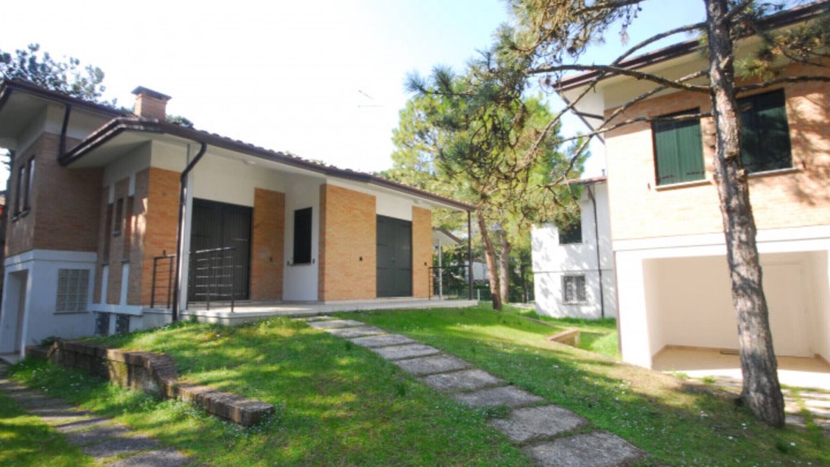 Lignano Pineta Villa | Green Retreat Dream Villa with Garden - Beahost