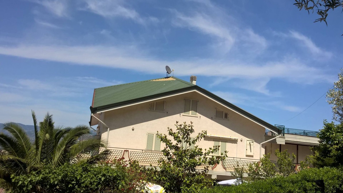 Carolei House | GREEN ROOF will make you rediscover the pleasure of sleeping cradled by the sweet peace