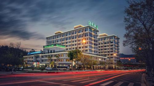 Liandu Hotel | Green Season Hotel