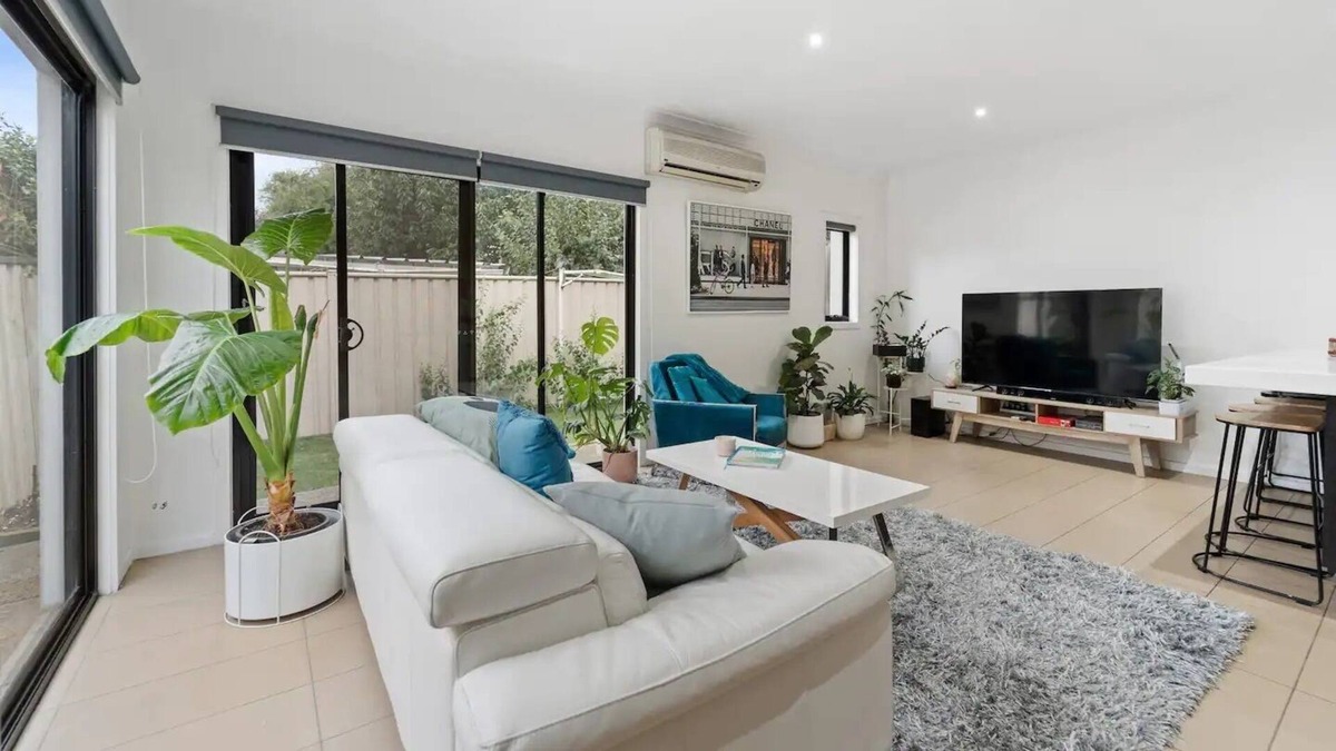 South Morang House | Green Serenity Modern/homely self check-In&Parking