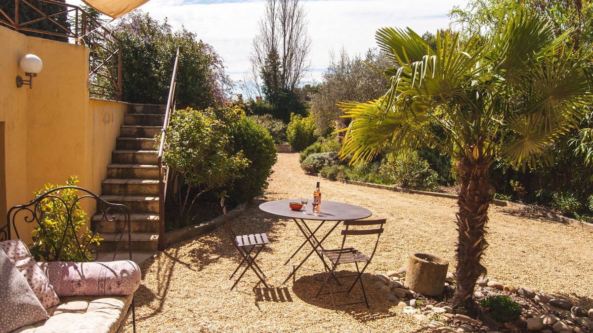 Nord Apartment | Green setting with pool access in the heart of Aix en Provence