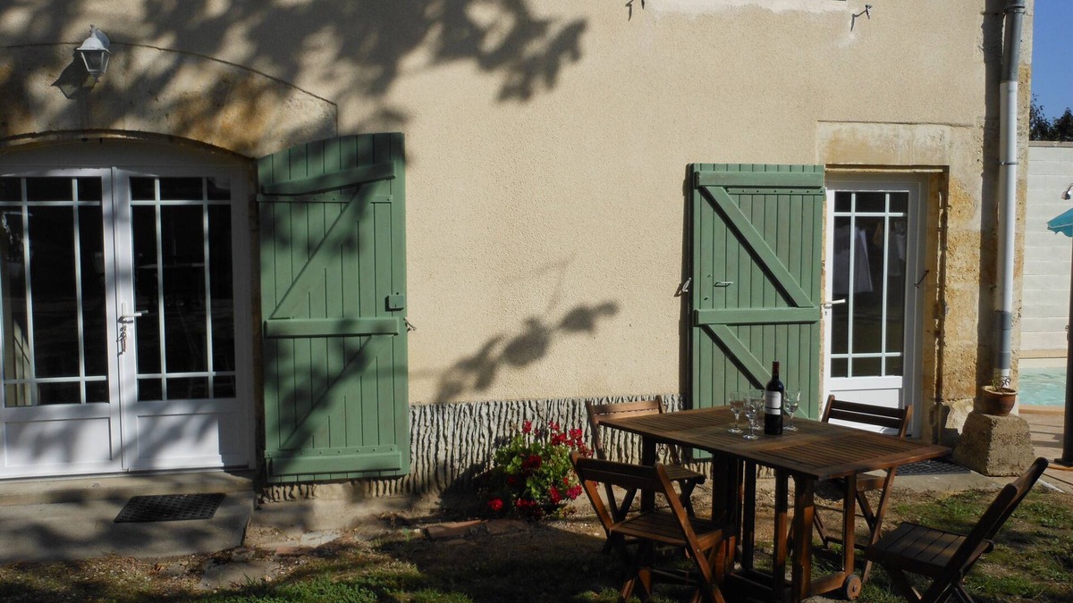 Castelnau-d'Auzan Cottage | Green Shutters Gite In SW France. Village Location. Heated Swimming Pool.