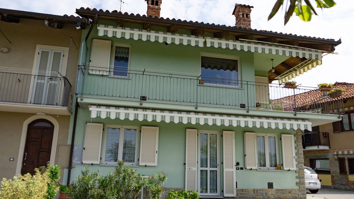 Diano d'Alba Apartment | GREEN SUNNY with garden surrounded by nature