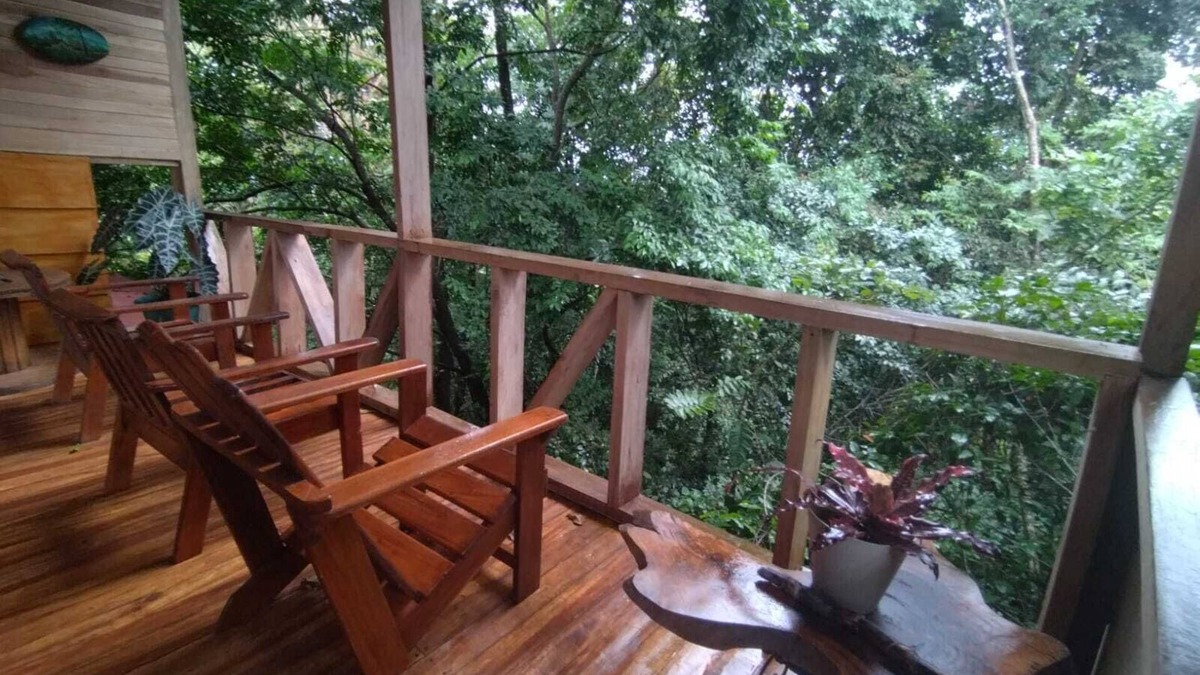 La Fortuna Ski Chalet | Green Sunrise Chalet ,Nature Lovers with Volcano View .