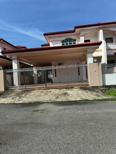Miri House | Green Tree Homestay