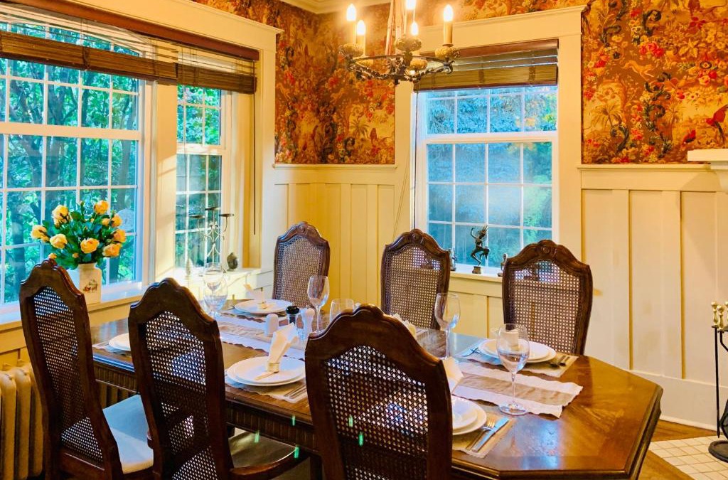Shaughnessy Villa | Green Villa in Shaughnessy - Free Parking - Pet-Friendly