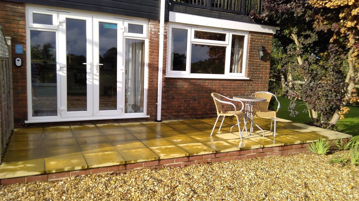 New Forest District Apartment | Greenbanks 2. Damerham Self Catering. The perfect getaway for just couples
