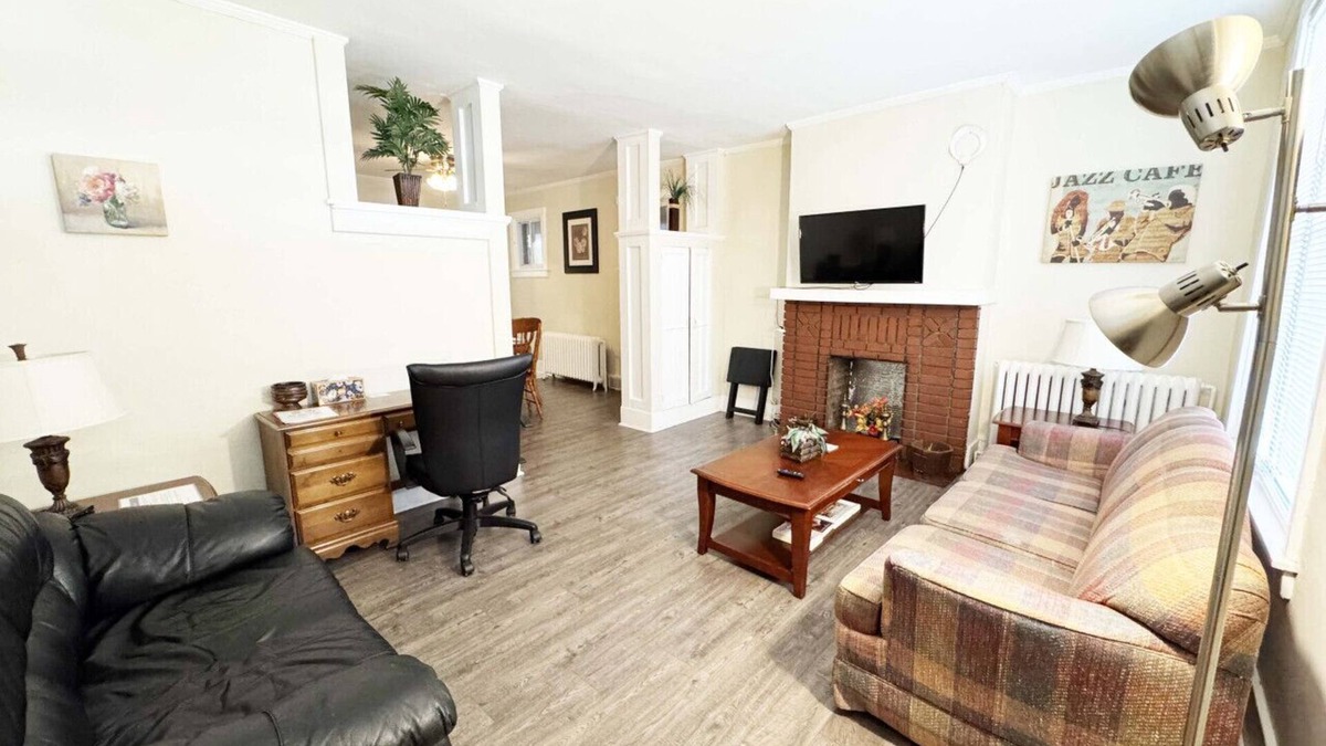 Pittsburgh Apartment | Greenfield Jewel w/Free Street Parking