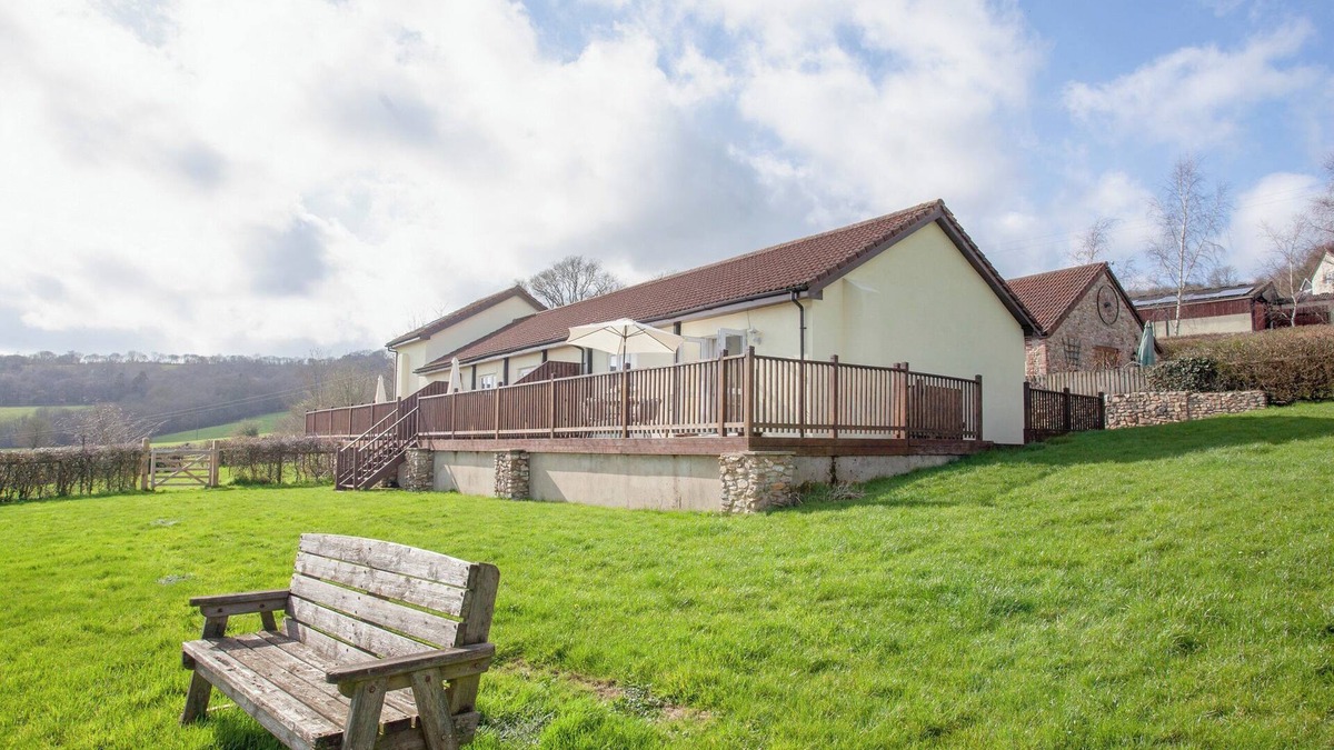 Honiton Cottage | Greenfields - UK43269