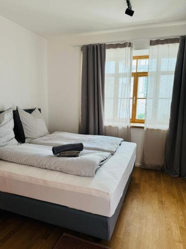 Tittmoning Apartment | Greenhouse Apartment am Stadtplatz