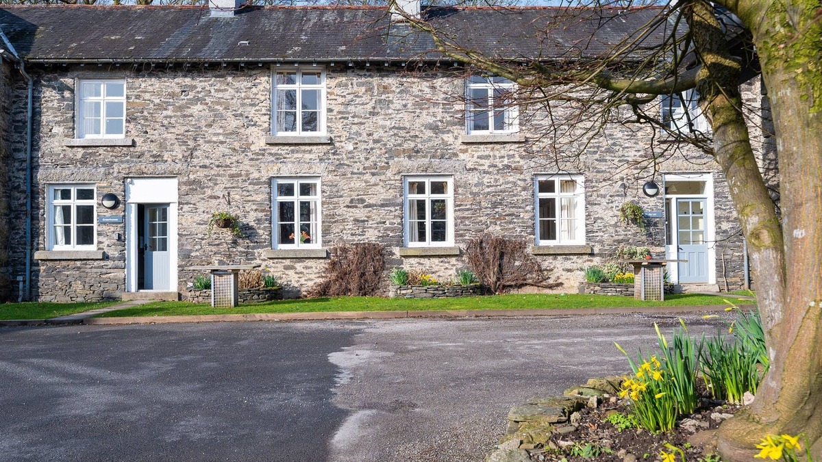 Graythwaite Cottage | Greenhowes - sleeps 7 guests in 3 bedrooms