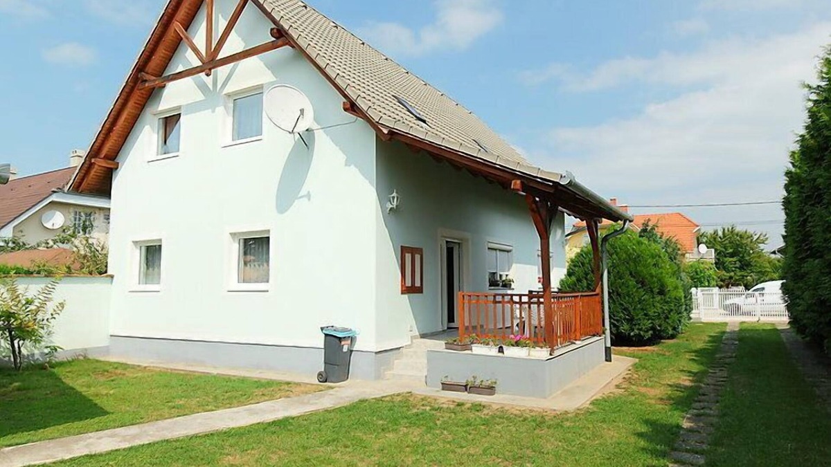 Balatonszarszo House | Greenie by Interhome