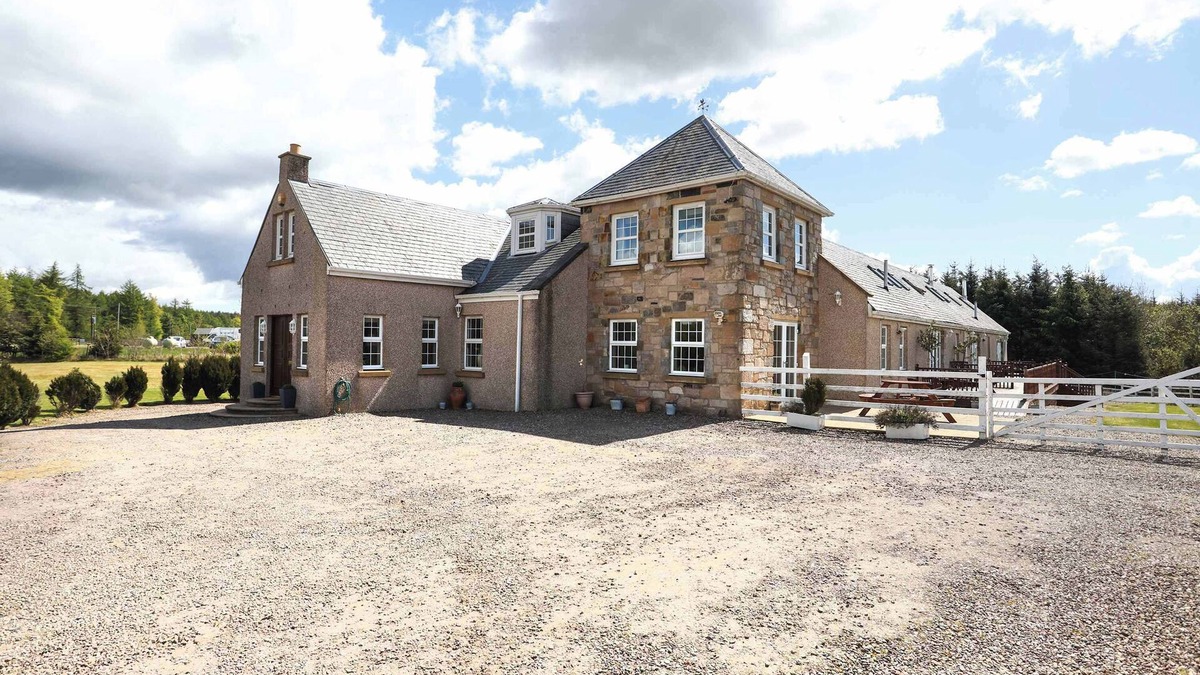 Kelty House | Greenknowes Entire Private Estate