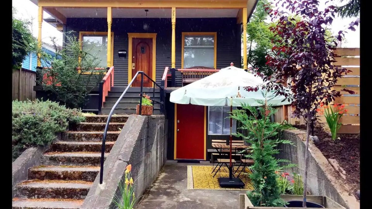 Phinney Ridge House | Greenlake Seattle Getaway