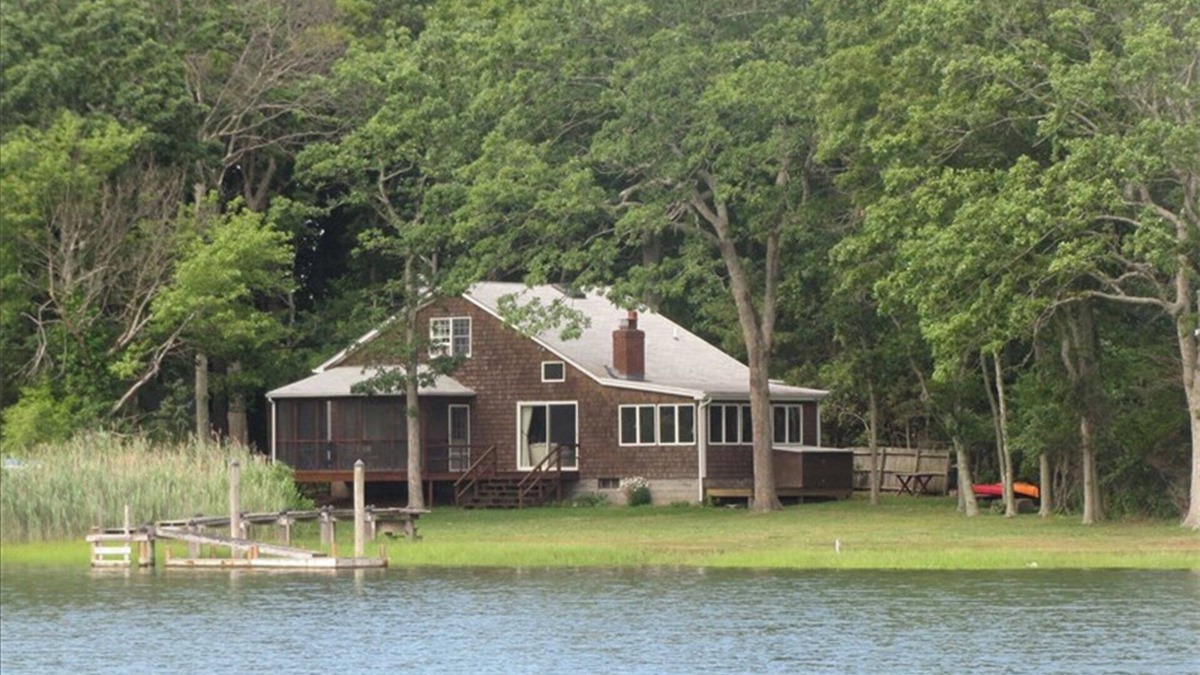 Greenport West Cottage | Greenport Waterfront Private Dock