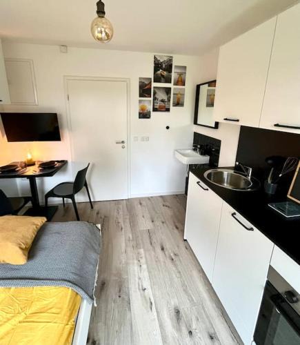 Giessen Apartment | Greenroom Apartment