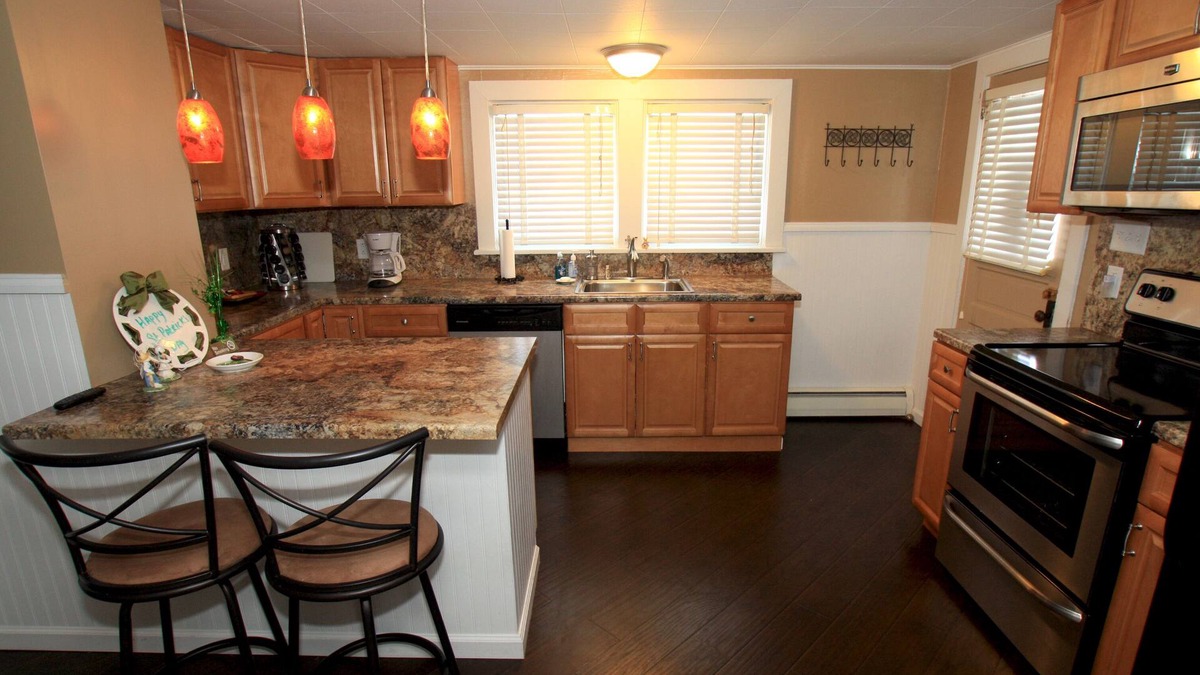 South Greensburg House | Greensburg 15601 Nestled on a quiet street. Completely updated in 2014.