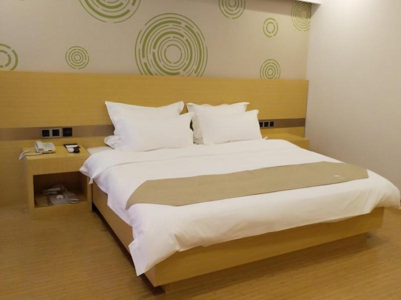 Qinghe Qu Hotel | GreenTree Inn HuaiAn Area for development Shenzhen East Road Express Hotel