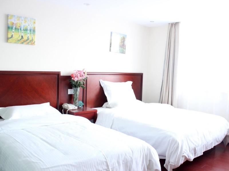 Binhai Hotel | GreenTree Inn JiangSu YanCheng BinHai OuBaoLiYa City Square Business Hotle