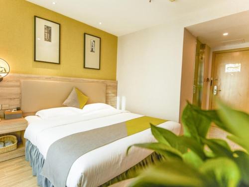 Buji Hotel | GreenTree Inn Shenzhen Buji Changlong Subway Station
