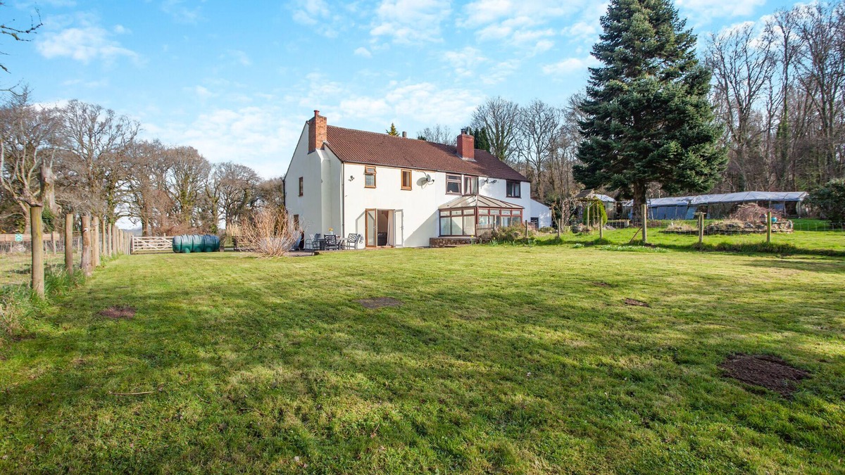 Littledean House | Greenways Cottage - Three Bedroom House, Sleeps 5