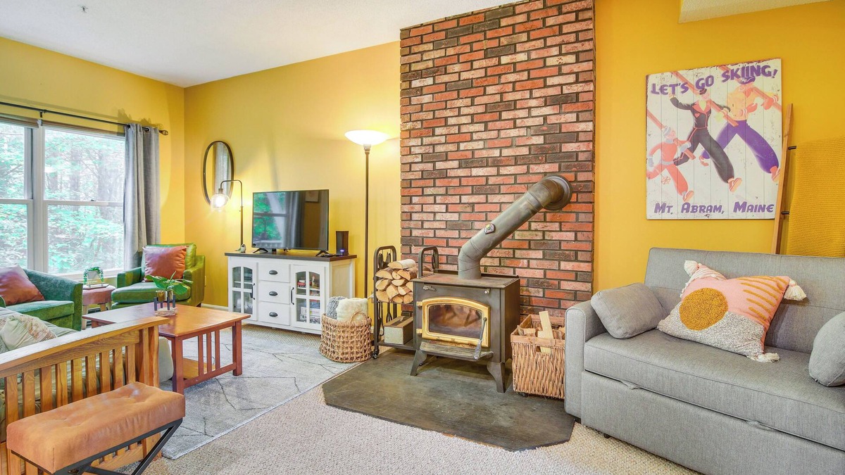 Greenwood Condo | Greenwood Condo < Half-Mi From Mt Abram Bike Park