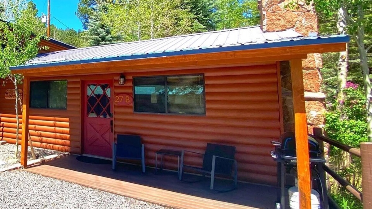 Greer Cottage | Greer River's Edge Cottage 2 bed- 1 bath- sleeps 4 - Fireplace