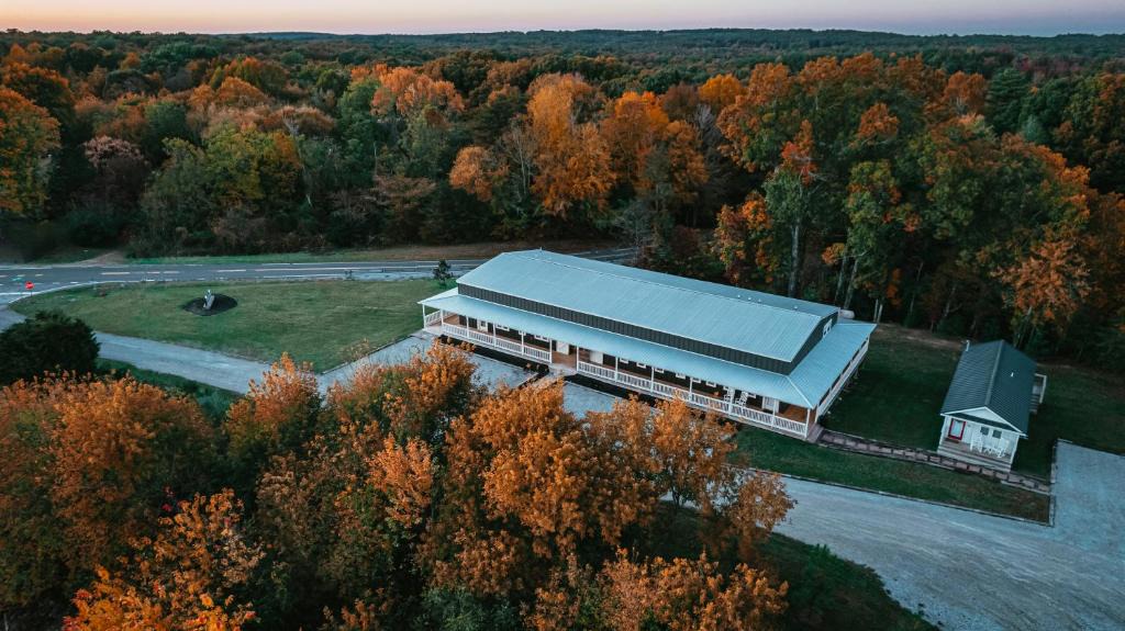 Altamont Apartment | Greeter Falls Lodge Suite #4