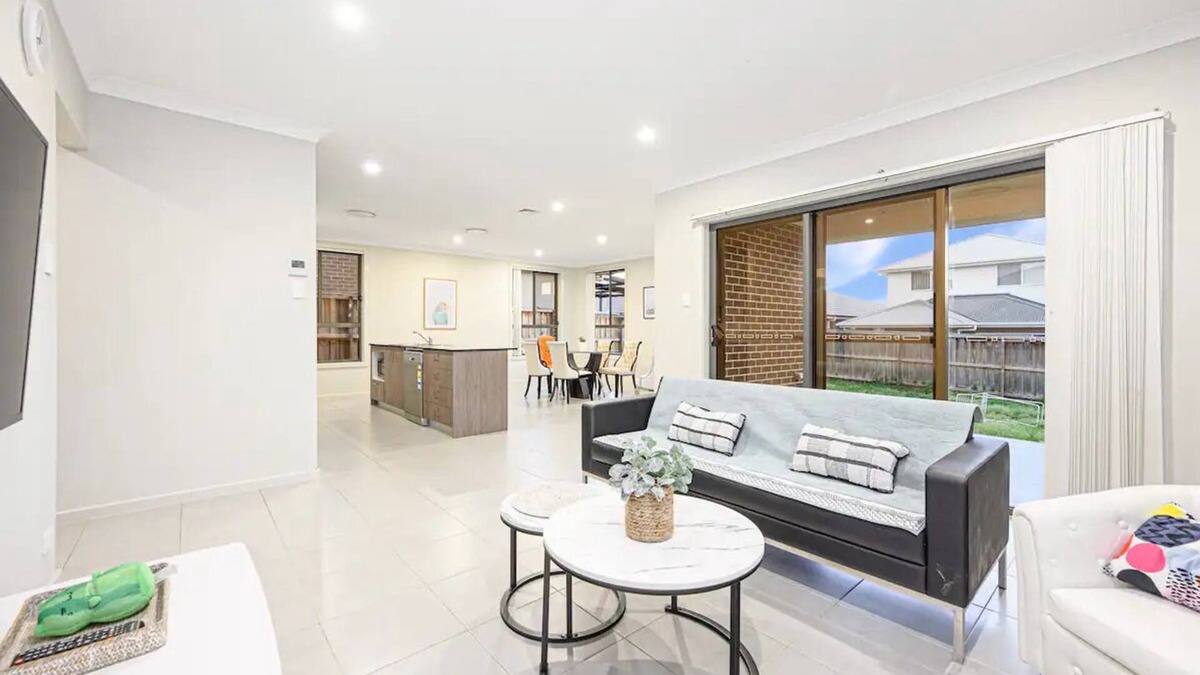 Gregory Hills House | Gregory Hills Spacious & convenient Home