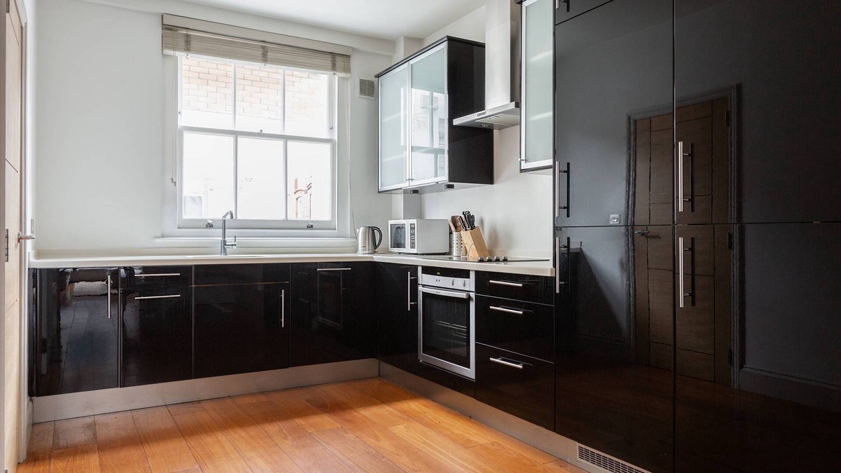 Royal Borough of Kensington and Chelsea Apartment | Gregory Place by onefinestay