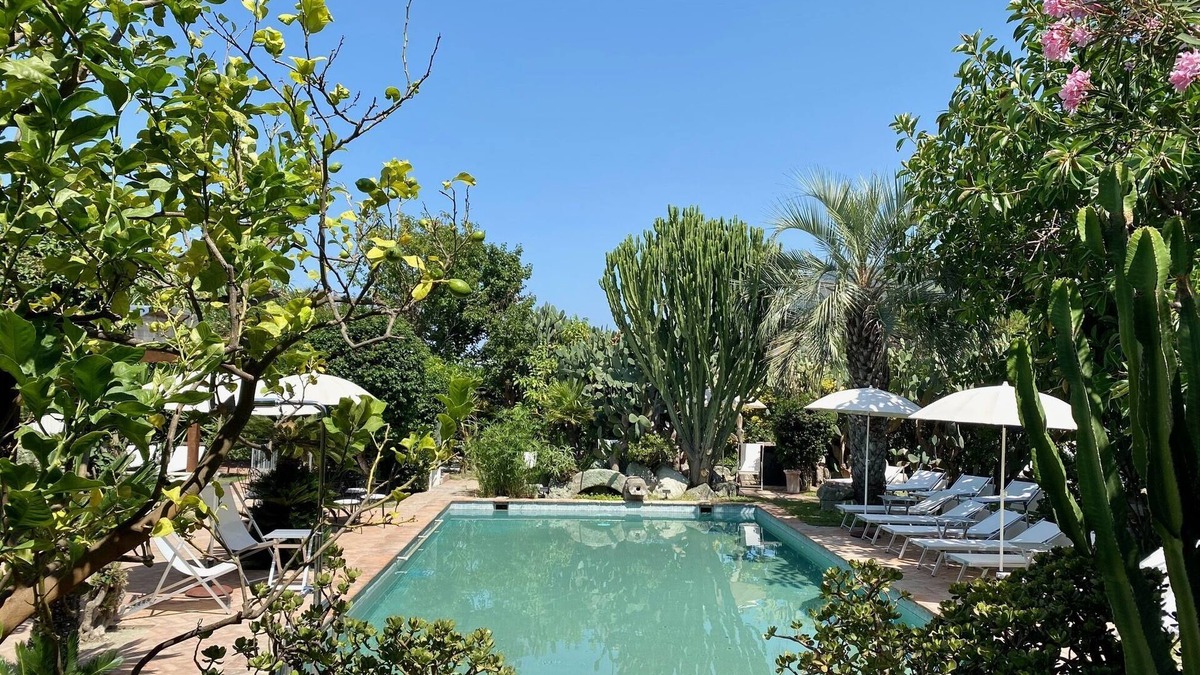 Panza Apartment | "Greta's cottage," with garden, swimming pool and spa hot tub