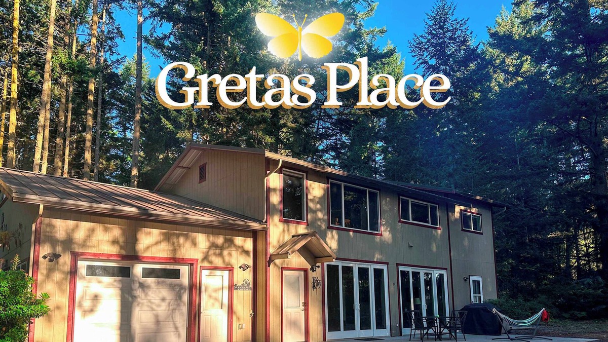 Adelma Beach House | Gretas Place Secluded Woodsy Retreat with Water View